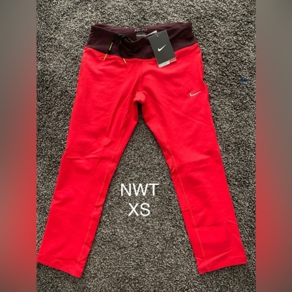 NWT Nike womens crop dri-fit leggings - Picture 1 of 2